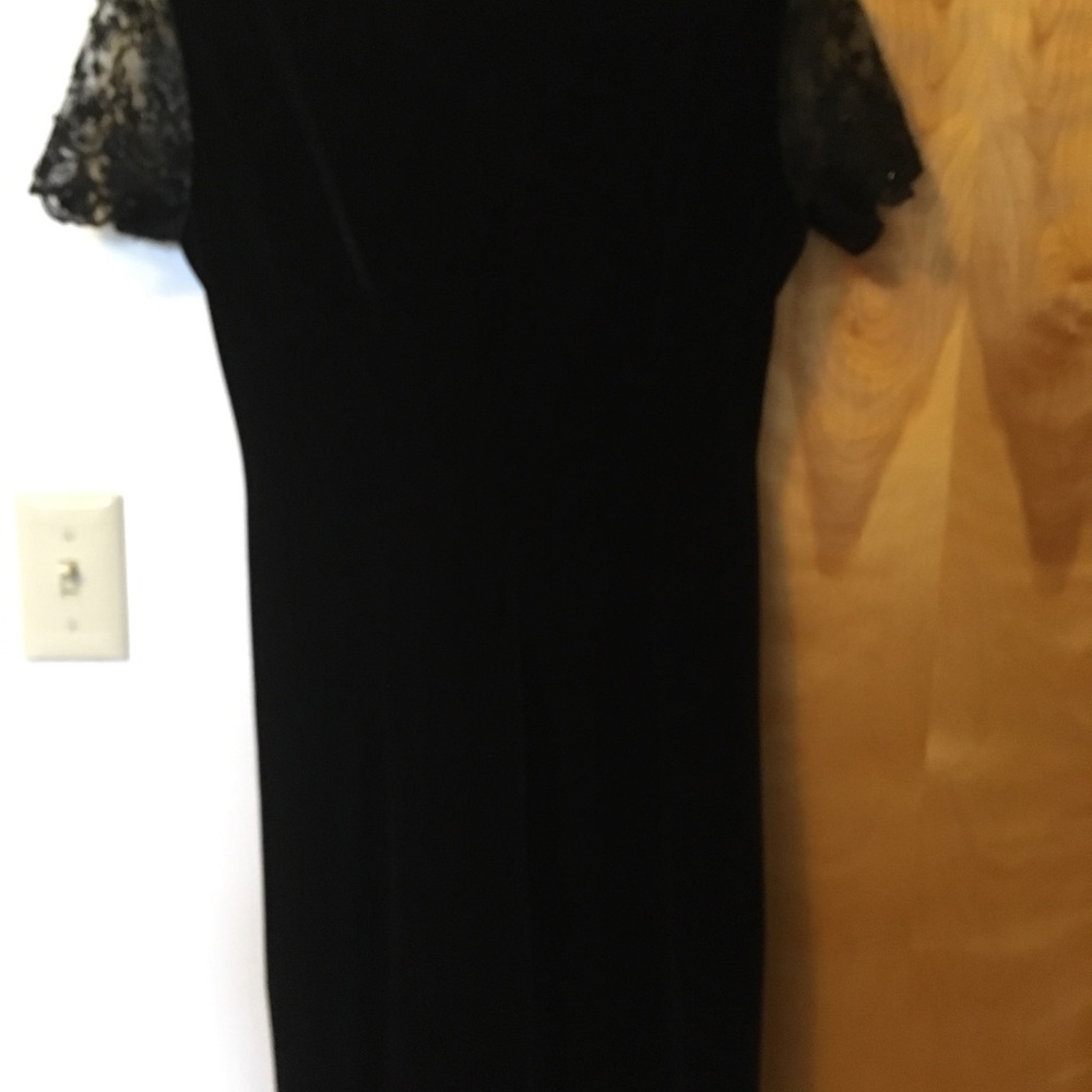 Dress - Picture 2 of 5